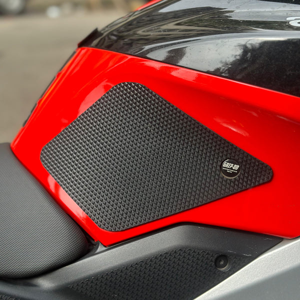 Grip On Tank Grip For Aprillia Tuono 457