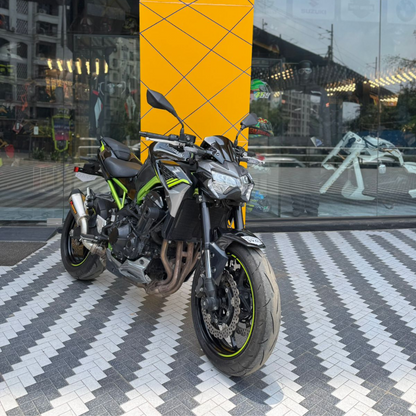 KAWASAKI Z900