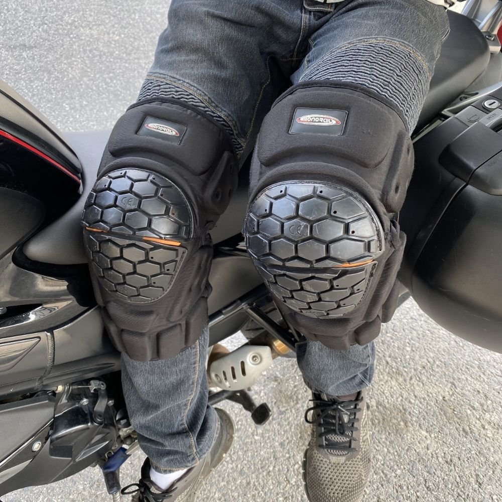 KNEE GUARD