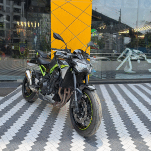 KAWASAKI Z900